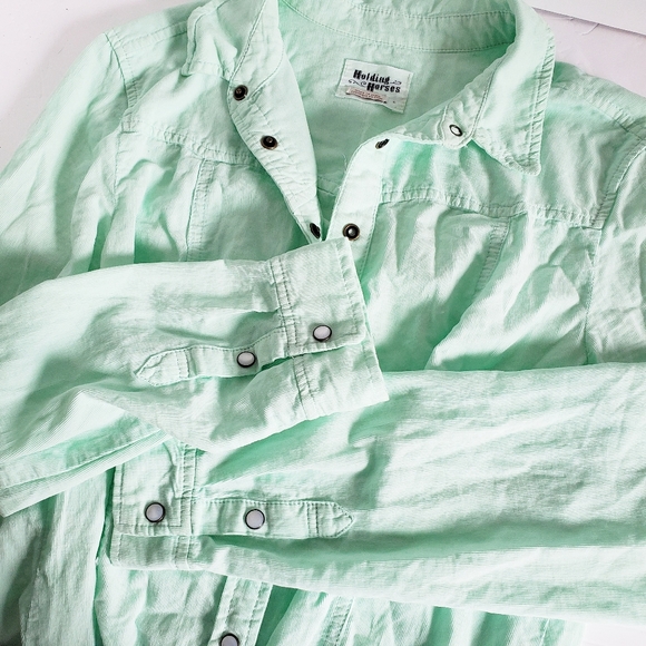 ANTHROPOLOGIE Holding Horses Mint Snap Top 6 - Picture 4 of 9